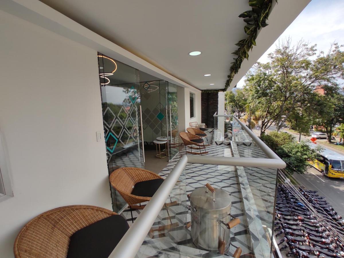 Hostel Boutique Nido De Loros Medellín Dış mekan fotoğraf