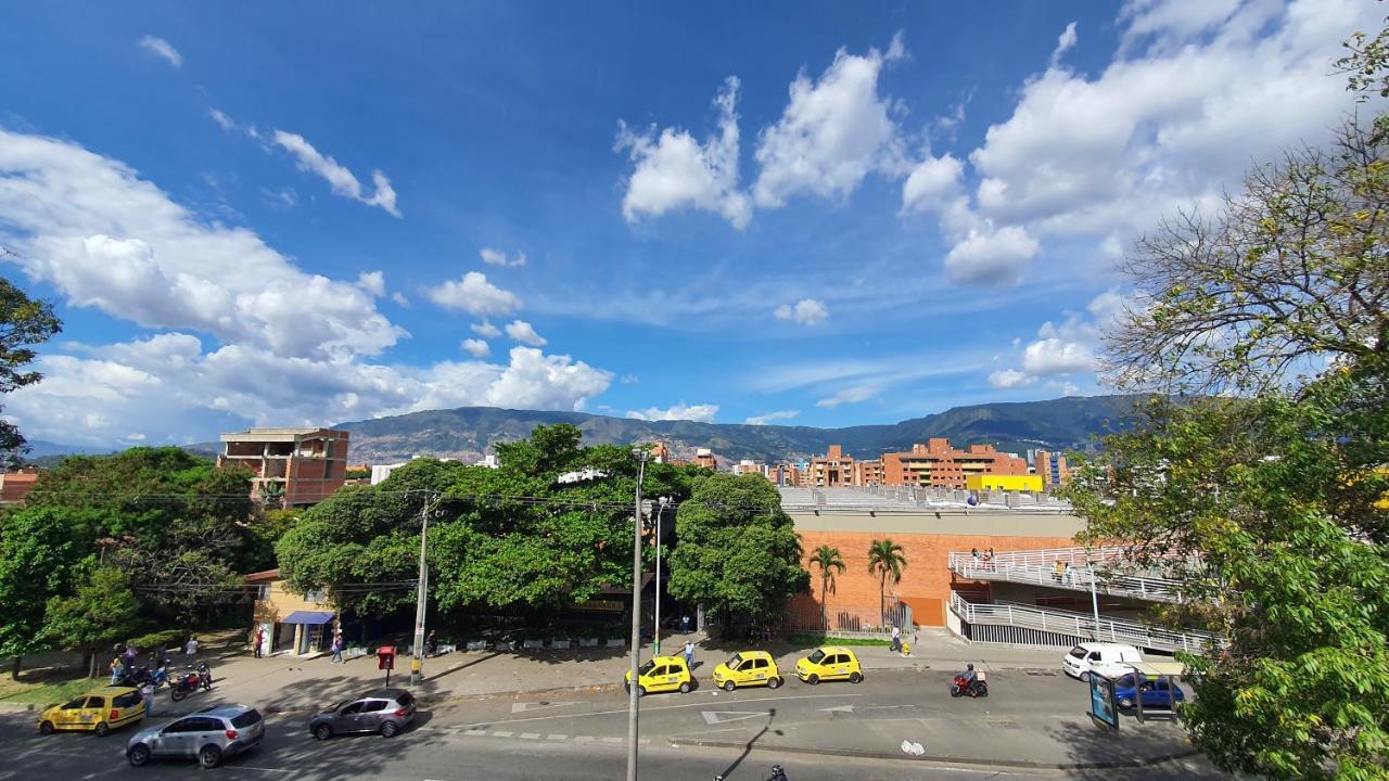 Hostel Boutique Nido De Loros Medellín Dış mekan fotoğraf