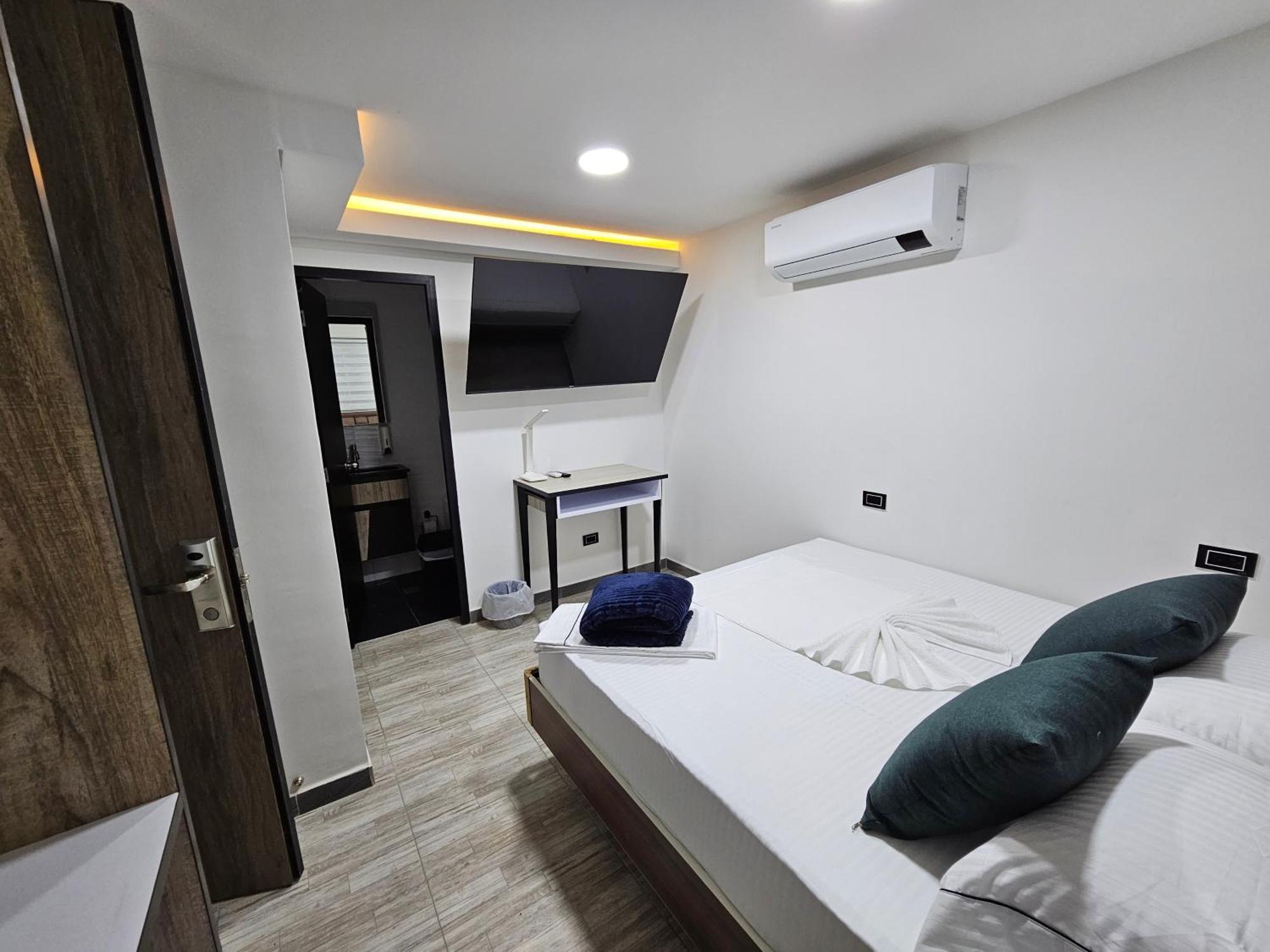Hostel Boutique Nido De Loros Medellín Dış mekan fotoğraf